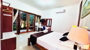 Superior Double Room, Garden View | Premium bedding, minibar, desk, soundproofing