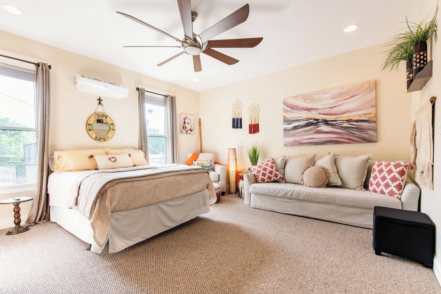 2 habitaciones, escritorio, tabla de planchar con plancha y wifi gratis 