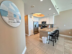 Fridge, microwave, stovetop, dishwasher