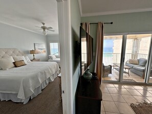 3 slaapkamers, een strijkplank/strijkijzer, internet, beddengoed