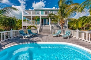 Pool - Abaco Rum Punch: Coastal Elegance with Surfside Serenity, Ocean Views, Pool (Elbow Cay)