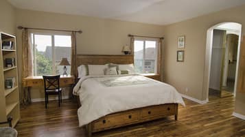 6 habitaciones, escritorio y tabla de planchar con plancha