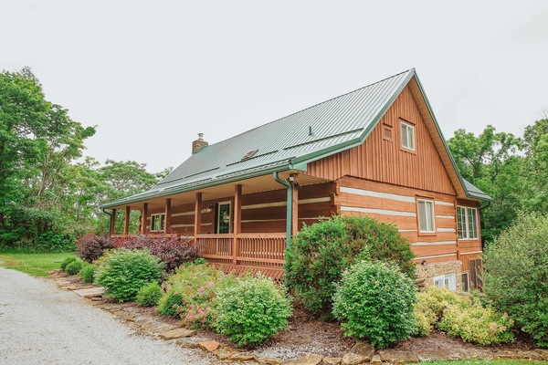 Welcome to Loretta's Cabin