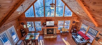Cozy Cabin w/ Game Room, Jetted Tub & Views | + Biltmore Pass Included