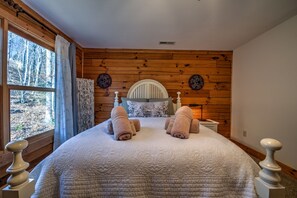 3 عدّة غرف نوم ومكواة/لوح كي وواي فاي مجانًا وملاءات أسرّة