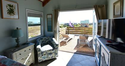 5 Minute walk to the Beach, Dog friendly Seagrass Cottage
