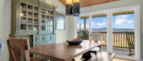 تناول الطعام