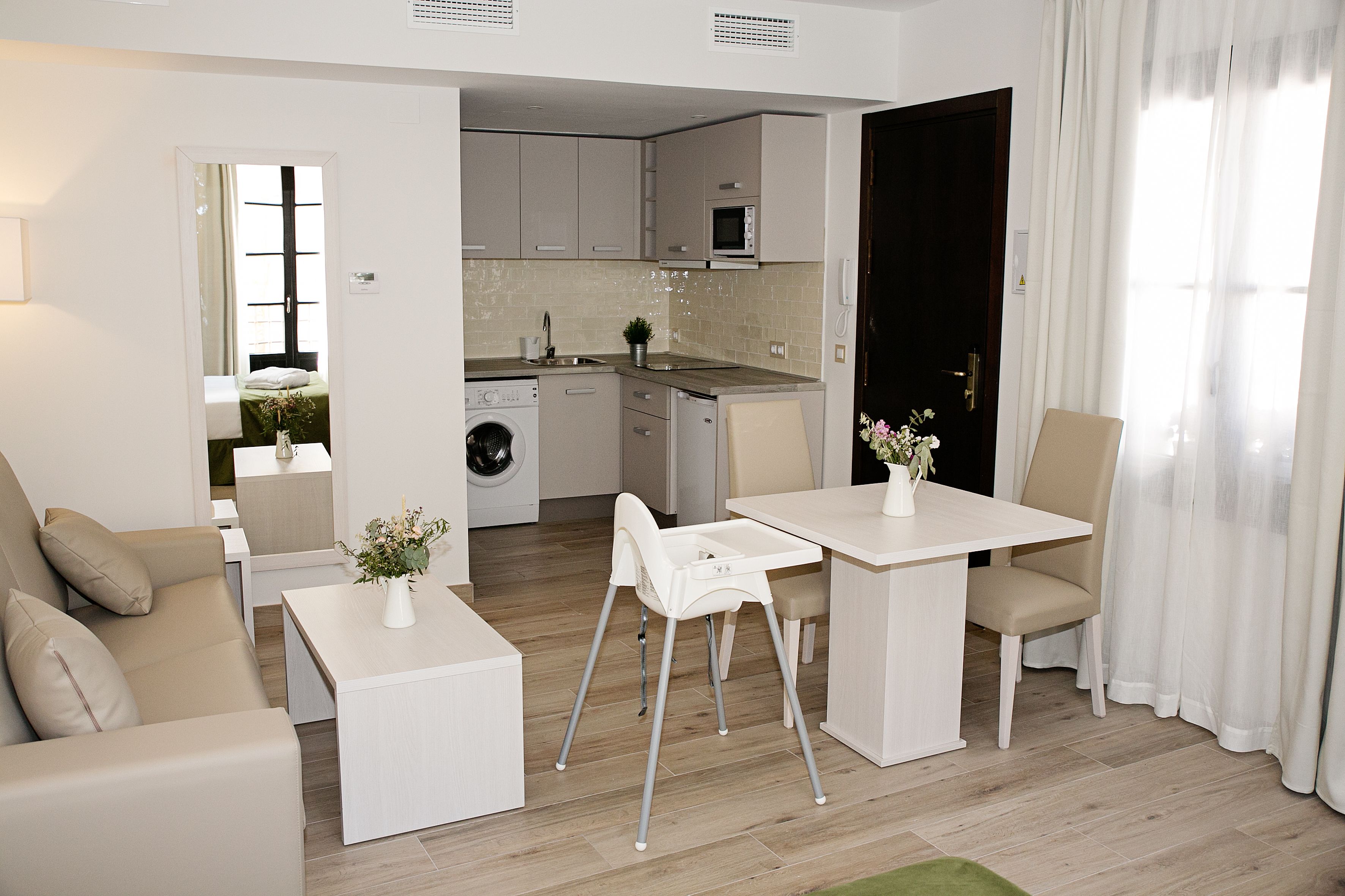 Coffres-forts dans les chambres, bureau, rideaux occultants