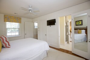 6 bedrooms, iron/ironing board, WiFi, bed sheets