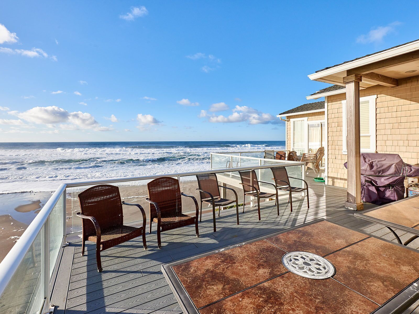 Marvelous Oceanfront, Spectacular Views, 9 beds, 8.5 baths 