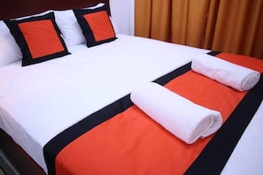 Deluxe Room, 5 Bedrooms, Non Smoking, Garden Area | 5 bedrooms, iron/ironing board