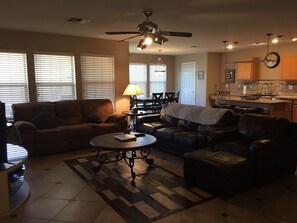 Smart TV, DVD player