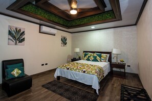 4 bedrooms, in-room safe, travel cot, free WiFi