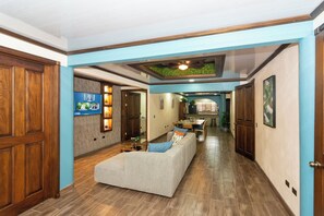 Interior - 4 Bedroom & 3 Bath Villa just 3 blocks from Downtown La Fortuna (La Fortuna)