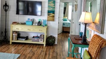 2 bedrooms, desk, iron/ironing board, free WiFi