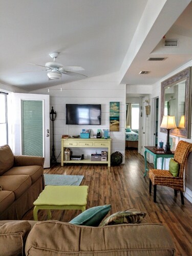 Lets Walk to the Beach...Beachside Cottg Butler Bch, 2bdrm,1bth,fncd yard Pets