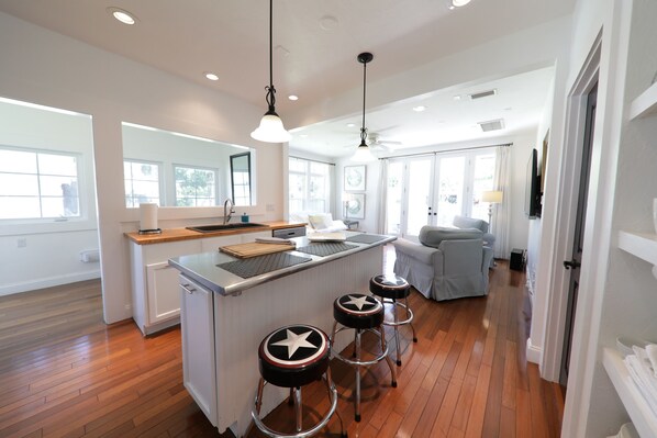 Interior - The Beautiful House 6/4.5 w/detached residence, Pets+ SUN & FUN, CLOSE TO BEACH  (Bradenton)