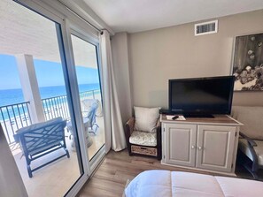 2 bedrooms, iron/ironing board, travel cot, Internet