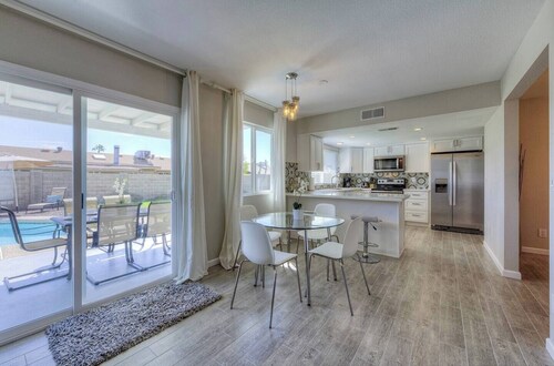 Fabulous 4 Bedroom Home + Free Private Heated POOL