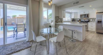 Fabulous 4 Bedroom Home + Free Private Heated POOL