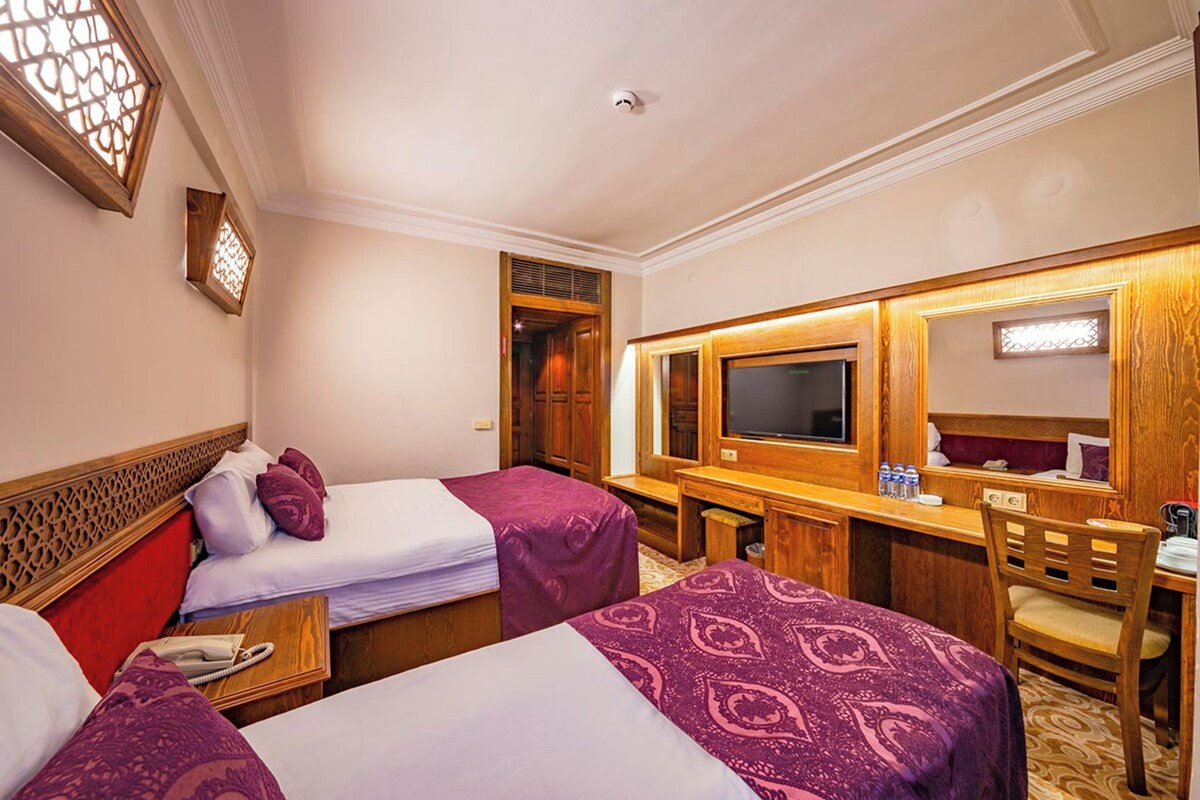 Minibar, desk, free WiFi