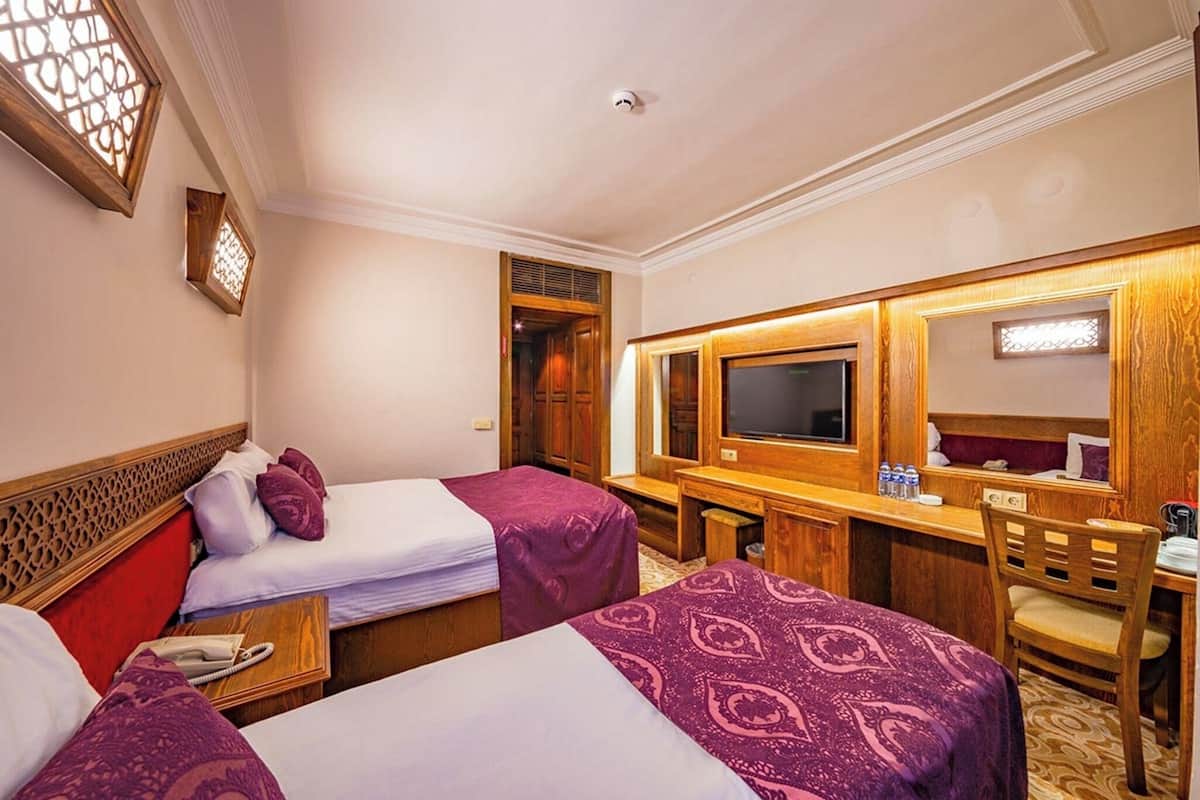Minibar, desk, free WiFi