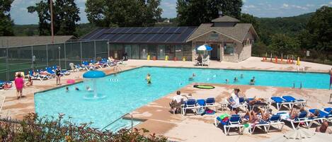 Piscine couverte, piscine extérieure