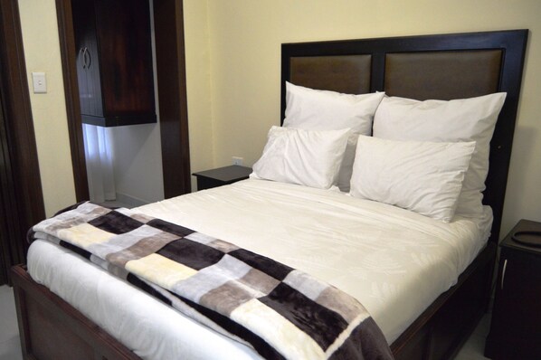 15 makuuhuonetta, työpöytä, silitysrauta/-lauta, ilmainen Wi-Fi