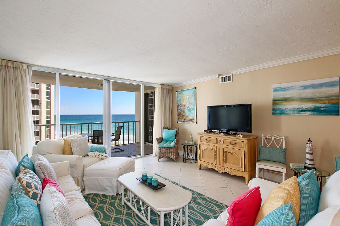Shoreline Towers 2063 spacious unit with great views of beach and water