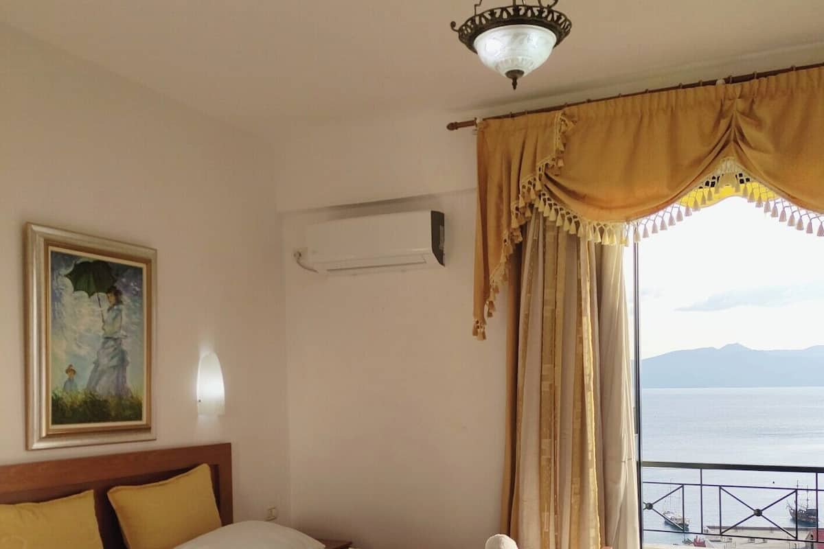 Classic Double Room, Sea View | In-room safe, WiFi (free), individually decorated