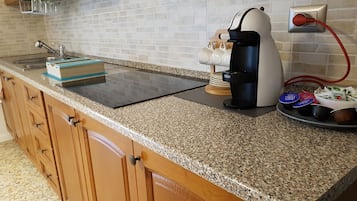 公用冰箱、炉灶、厨具/餐具
