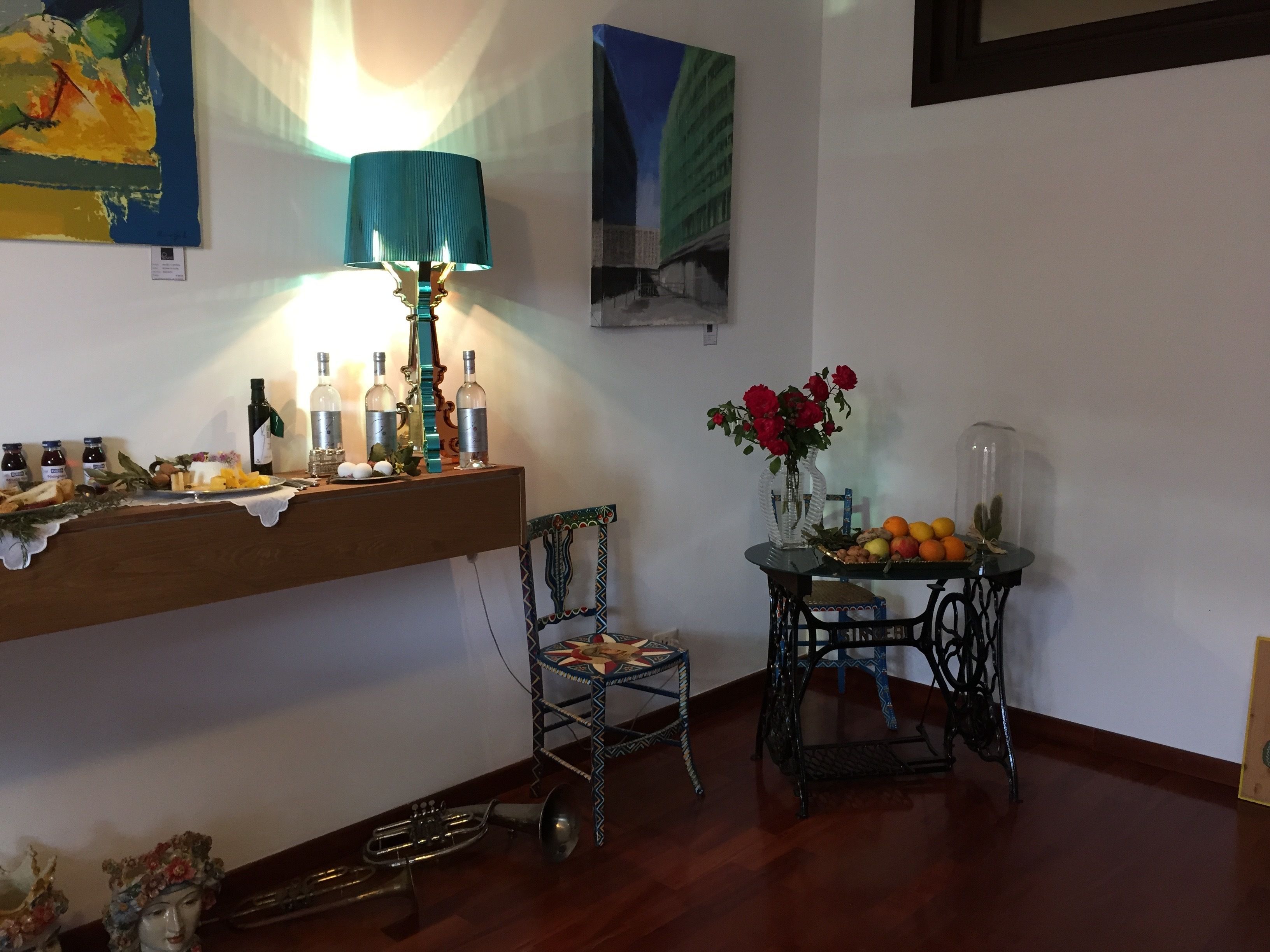 Tägliches Frühstücksbuffet (15 EUR pro Person)