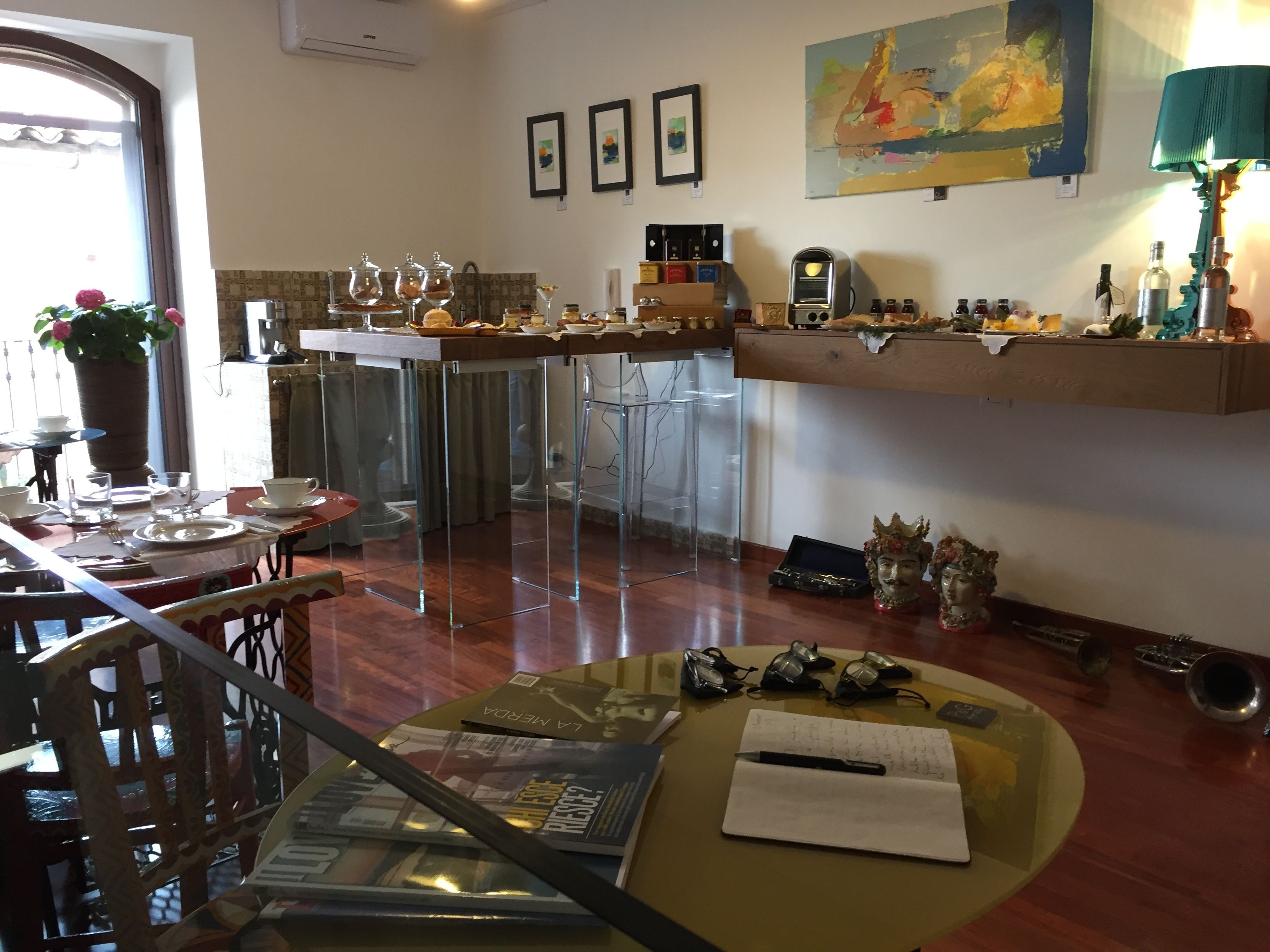 Desayuno buffet todos los días (con cargo) 