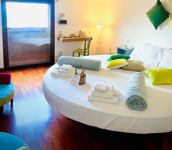 Quarto casal superluxo, sacada (Nuvola) | Roupas de cama premium, edredons de pluma