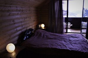 Room - Private Cottage 375 (Bukovel)
