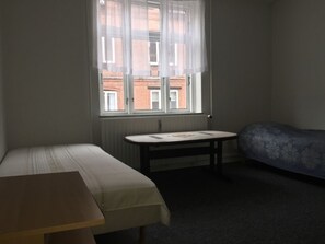 1 bedroom, Select Comfort beds, free rollaway beds, free WiFi