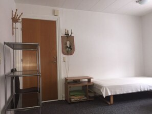 1 bedroom, Select Comfort beds, free rollaway beds, free WiFi