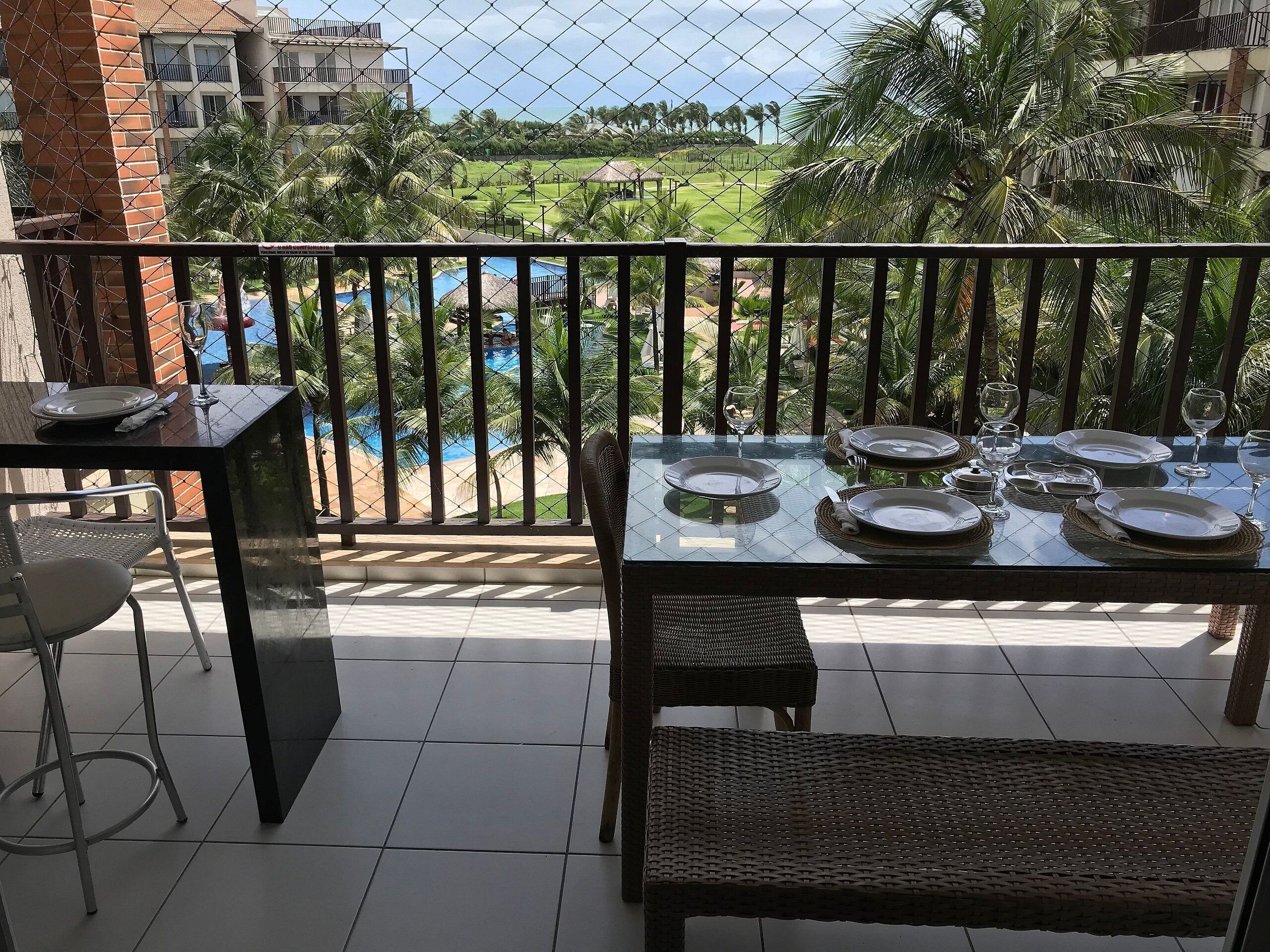 exclusive apartment | outdoor dining