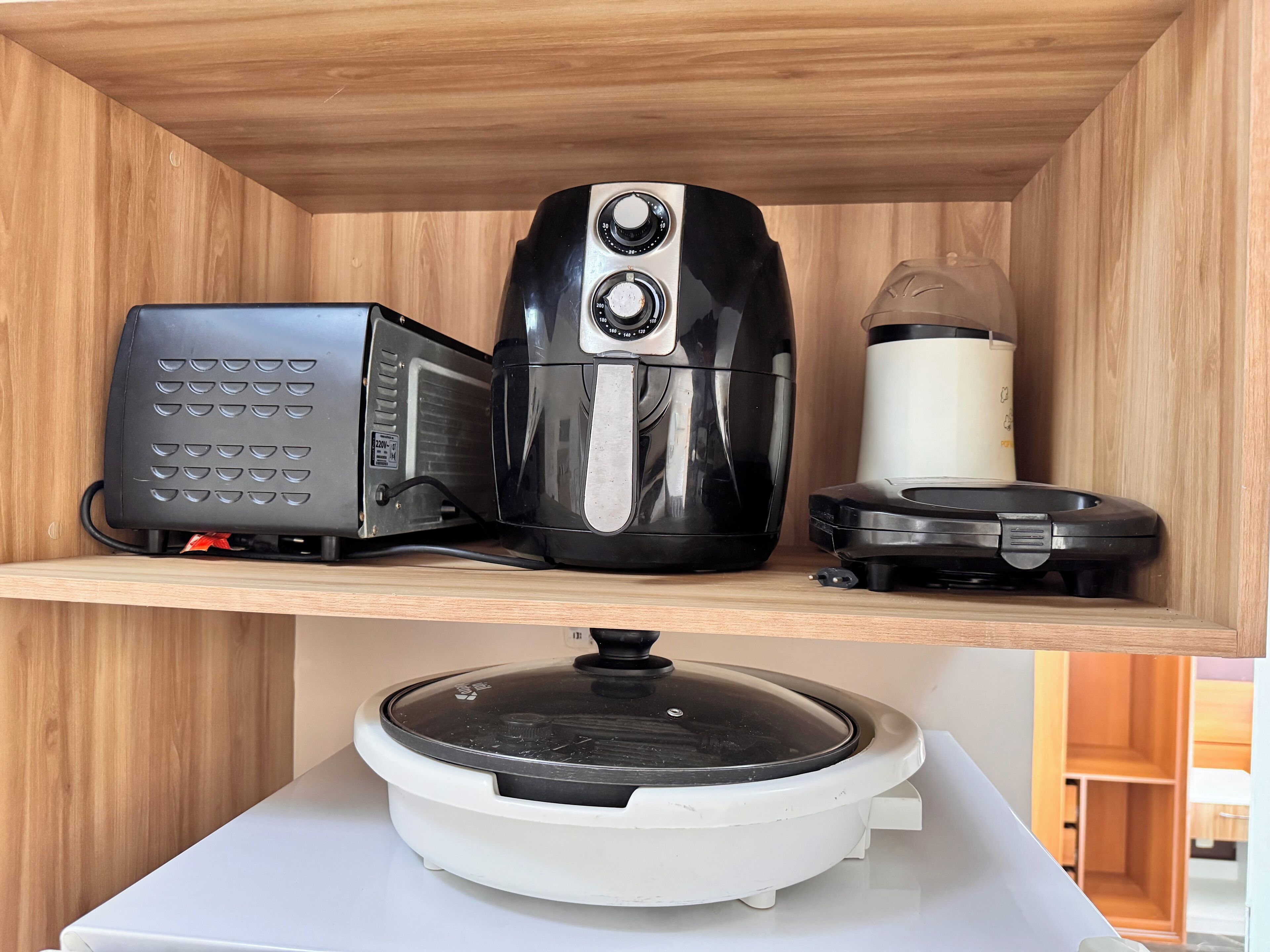 deluxe apartment | private kitchen | fridge, microwave, blender, cookware/dishes/utensils