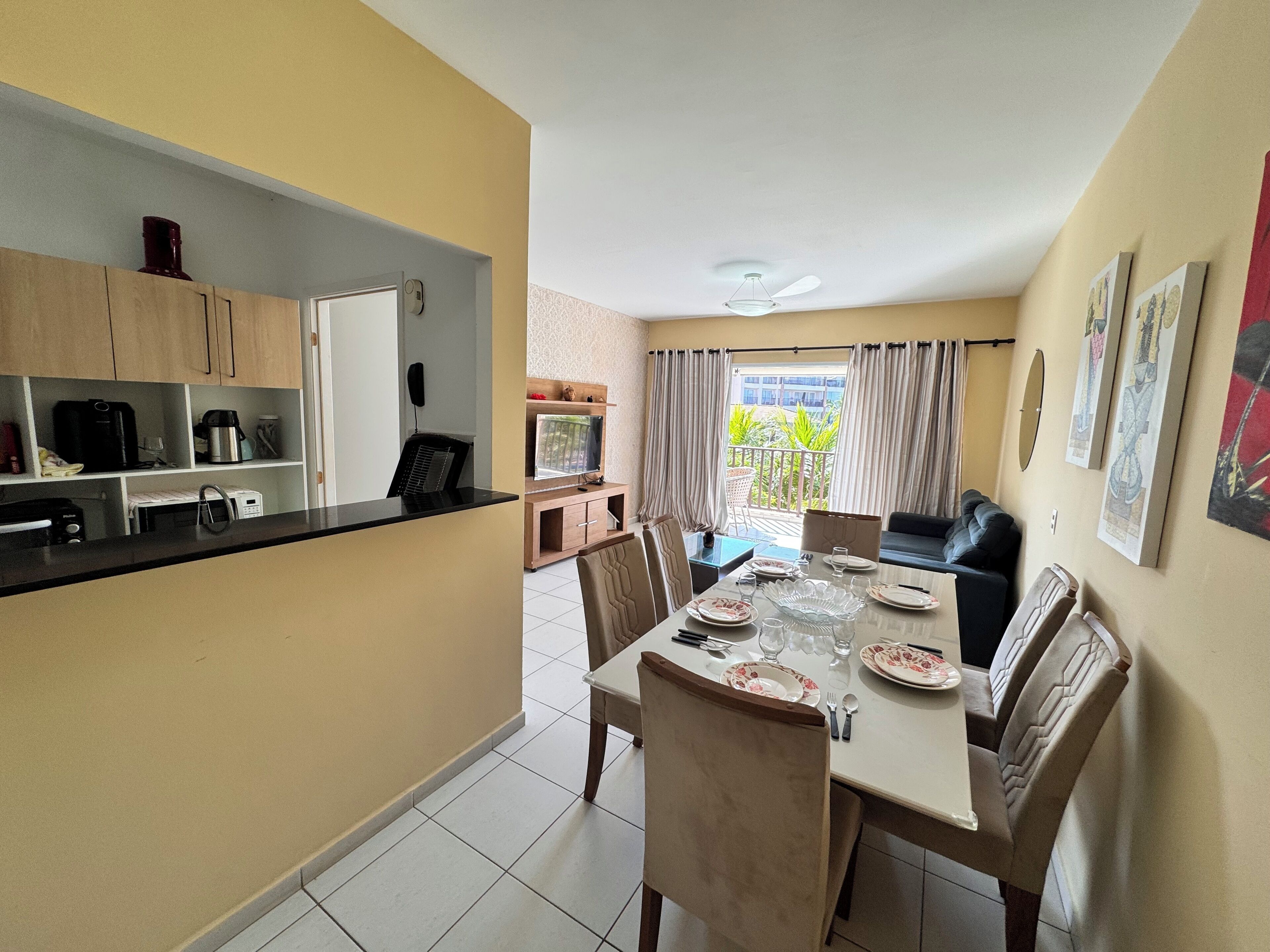 Basic Apartment | Dining room