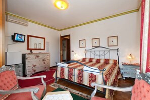 1 bedroom, premium bedding, soundproofing, free WiFi