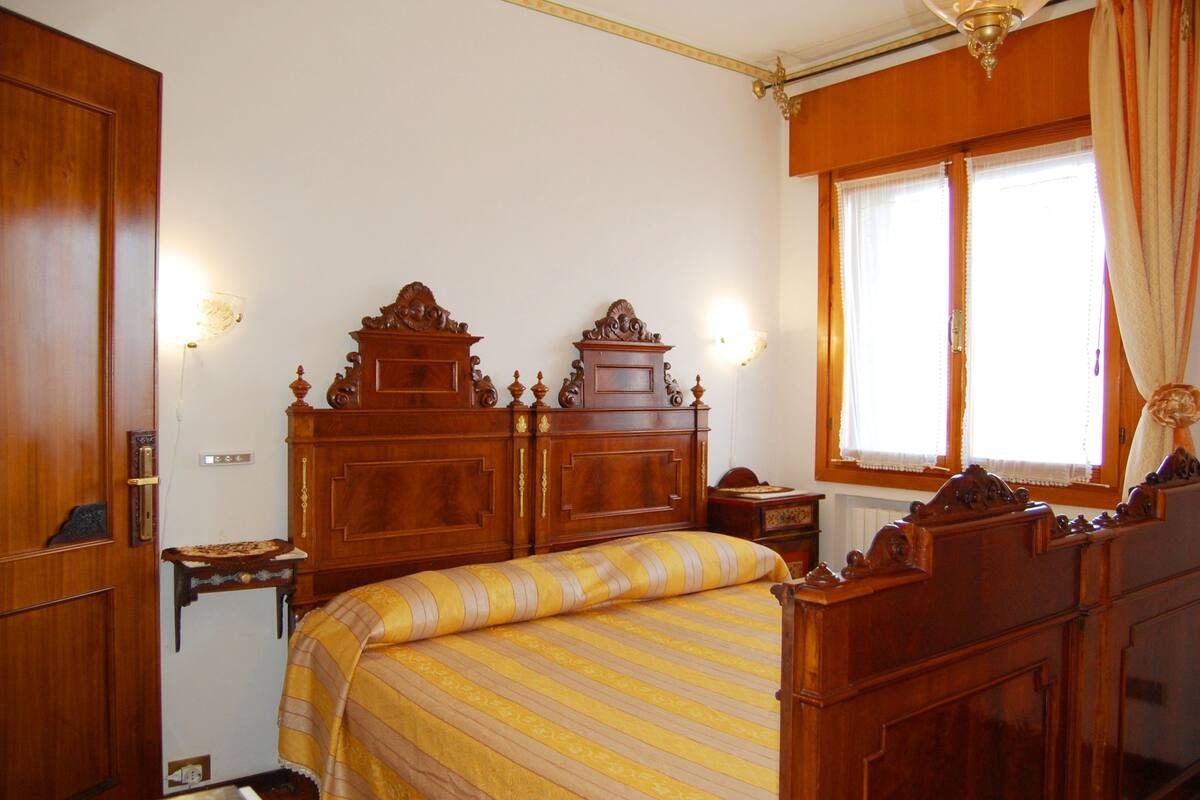 1 bedroom, premium bedding, soundproofing, free WiFi