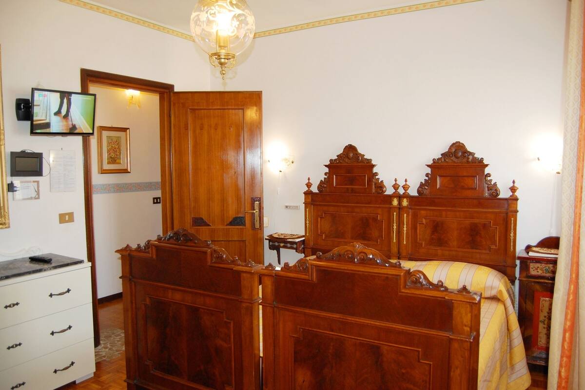 1 bedroom, premium bedding, soundproofing, free WiFi