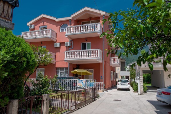 Exterior - Apartments Tasija (Tivat)