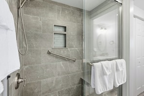 Bathroom - Sedgefield Oceanfront Retreat (North Myrtle Beach)
