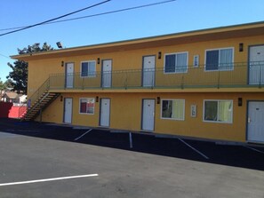 Front of property - El Rancho Motel (Los Angeles)