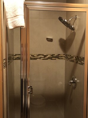 Standard Room, 1 King Bed, Refrigerator & Microwave | Bathroom shower - El Rancho Motel (Los Angeles)