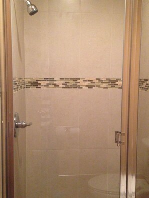 Standard Room, 1 Queen Bed, Refrigerator & Microwave | Bathroom shower - El Rancho Motel (Los Angeles)