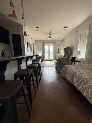 5 bedrooms, desk, iron/ironing board, free WiFi