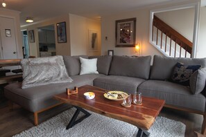 Televisión y chimenea 